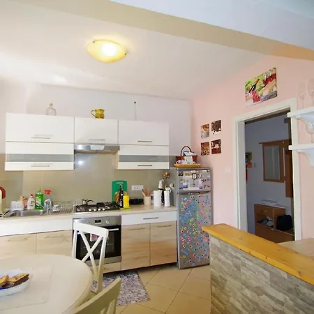 Apartment Ferienwohnung Fuer 4 Personen 2 Kinder Ca 62 Qm In Pula, Istrien Istrische Riviera *