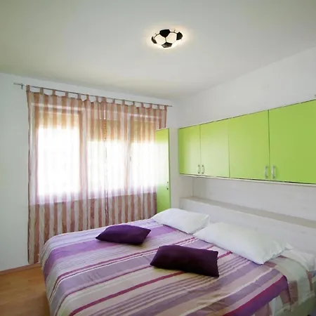 Apartment Ferienwohnung Fuer 4 Personen 2 Kinder Ca 62 Qm In Pula, Istrien Istrische Riviera