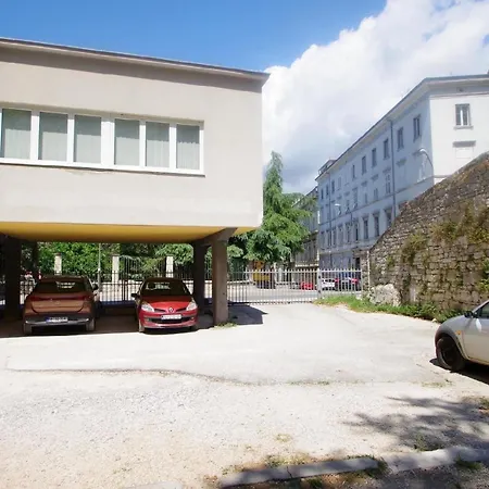 Apartment Ferienwohnung Fuer 4 Personen 2 Kinder Ca 62 Qm In Pula, Istrien Istrische Riviera Pula